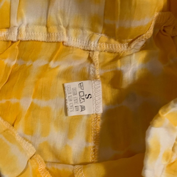 Size small yellow ZAFUL shorts - Picture 3 of 3